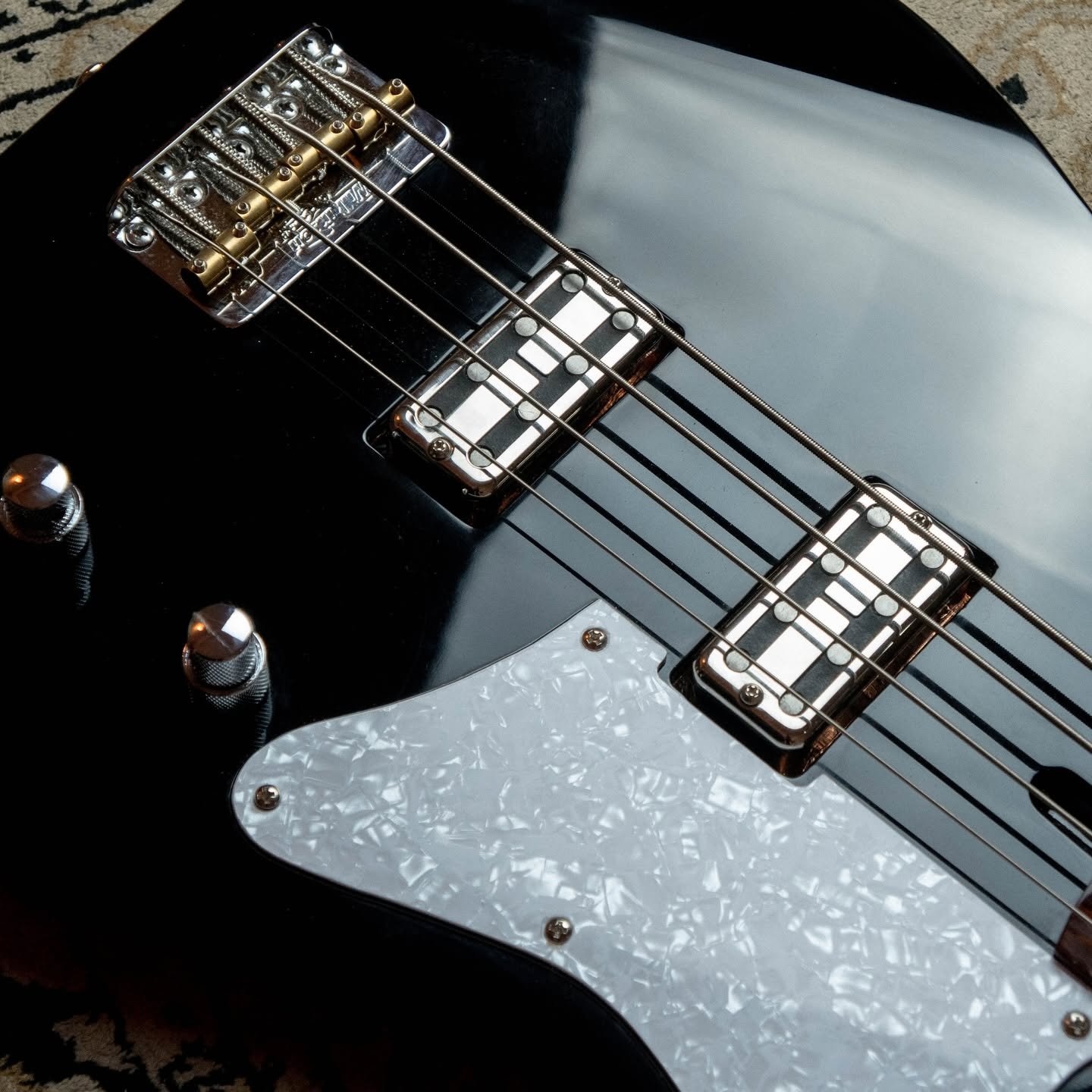 Criação Offero Guitars